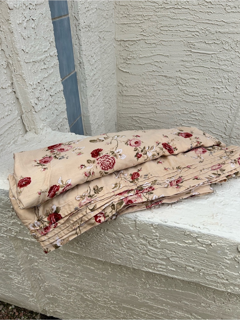 Floral Cotton queen flat sheet tan with Red Rose Print